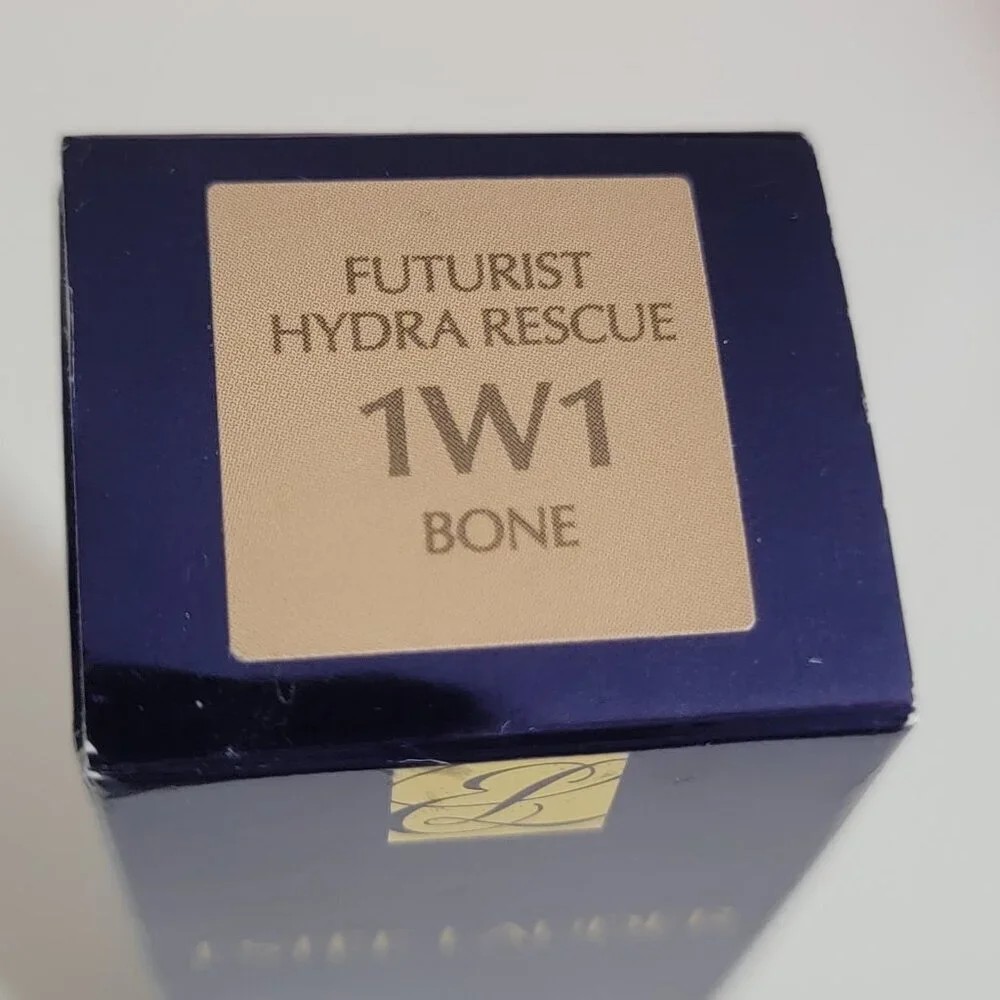 Estee Lauder Futurist Hydra Rescue Moisturizing Foundation Shades: 3W1 or 1N1